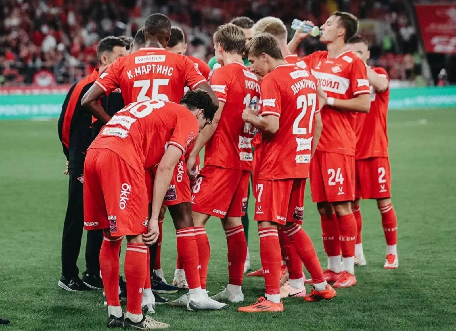 У «Спартака» крутая серия побед. А что может помешать им стать чемпионами?